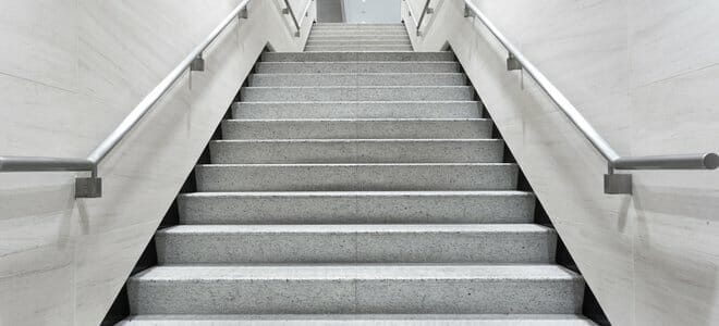 comment-poncer-escalier-beton