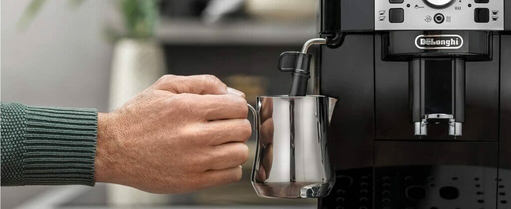 Senseo - Avec la nouvelle machine Senseo® Select, dégustez un délicieux  café long plus ou moins intense, et maintenant, un véritable espresso court  et serré. Un délicieux café, à l'intensité que vous
